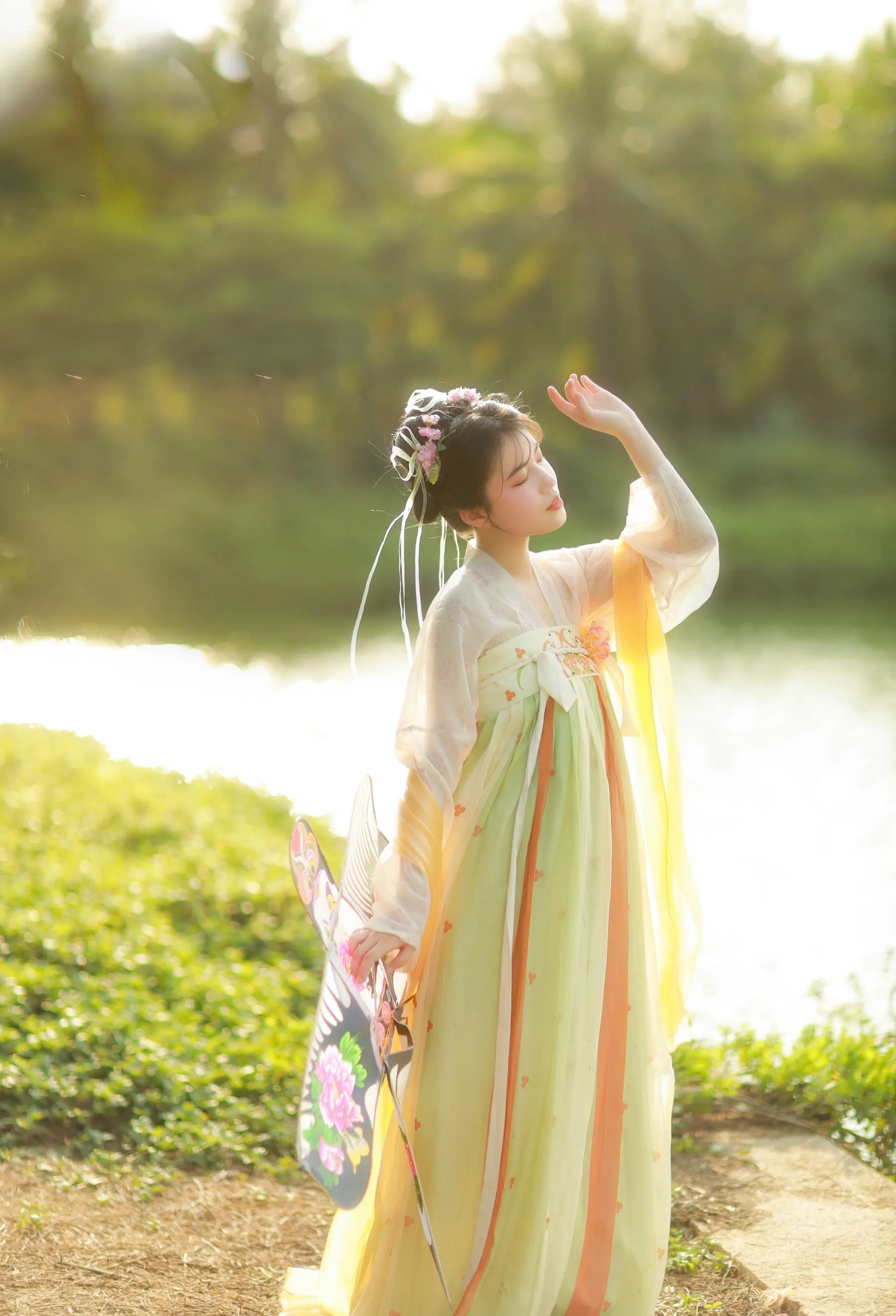 [艺图语] 2022.06.11 夏日少女 我超白_ [27P]插图1